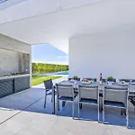 Villa Opala By *